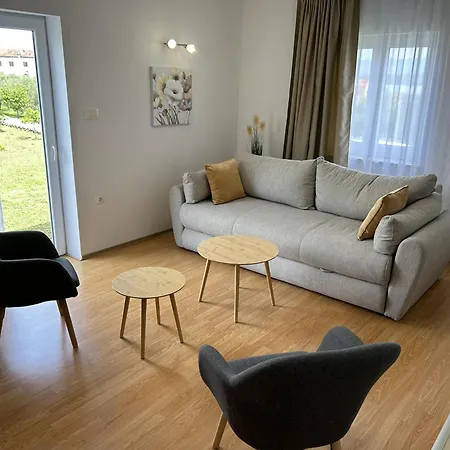 Apartman Sweet Lapat By El-pi Tours